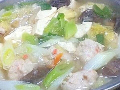 鶏団子の白だし鍋【ヘルシー肉だんご】